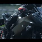 Kawasaki anuncia tecnología de motocicletas equipada con IA y motores híbridos