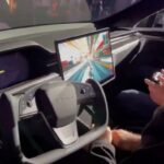 Tesla tiene autos capaces de ejecutar Cyberpunk 2077 con el rendimiento de una PS5